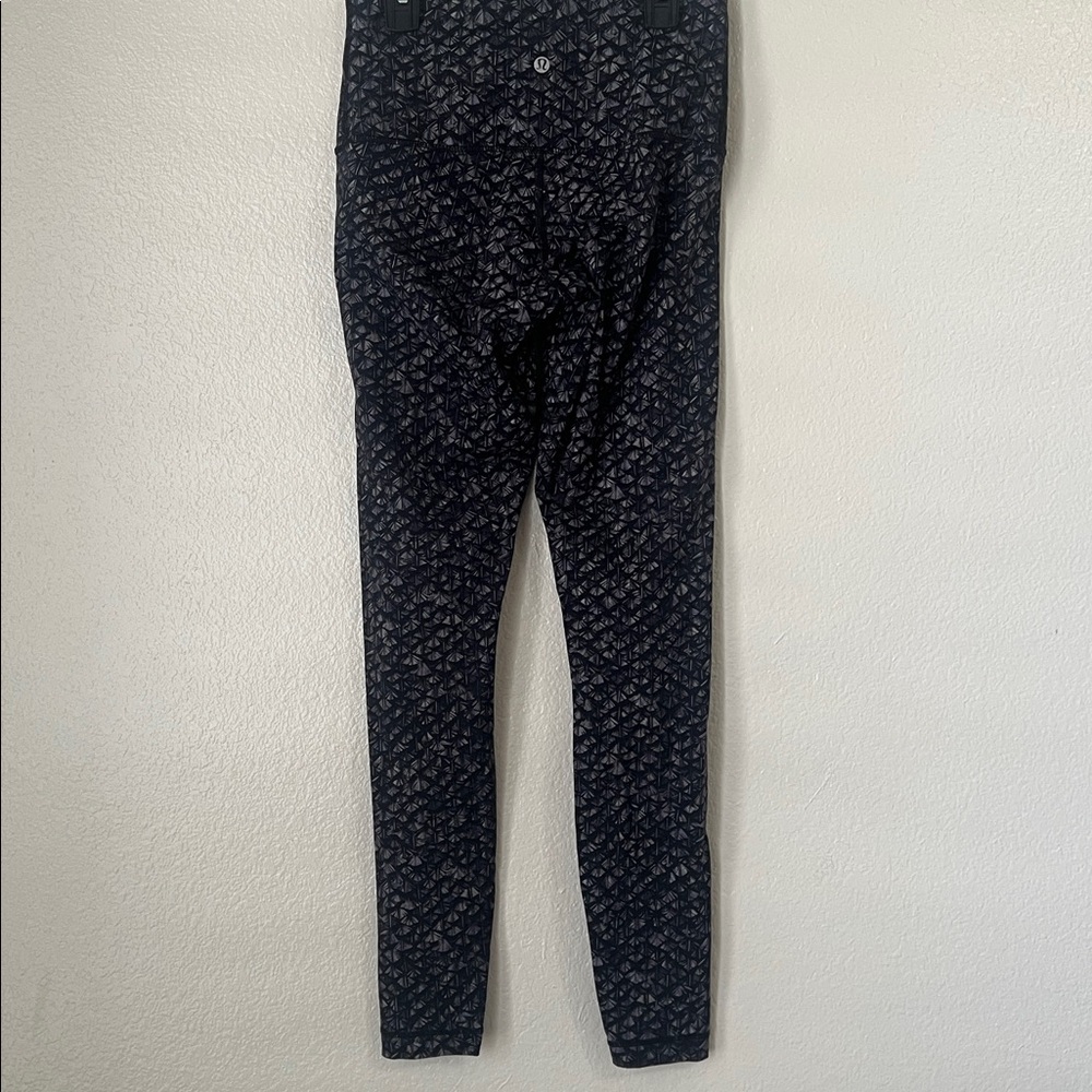 Lululemon Wunder Under Feather Print Size 8 - Picture 2 of 11